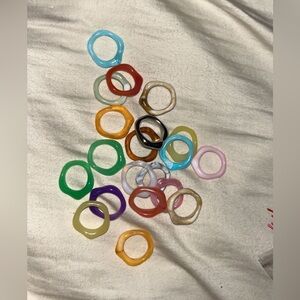 Multicolor wavy rings